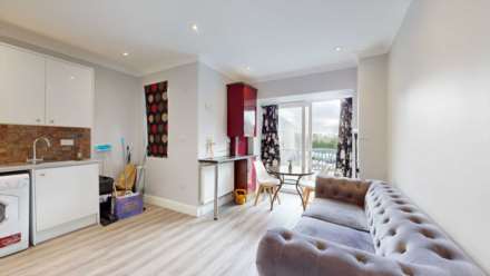 High Street, Bushey, Hertfordshire, Image 3