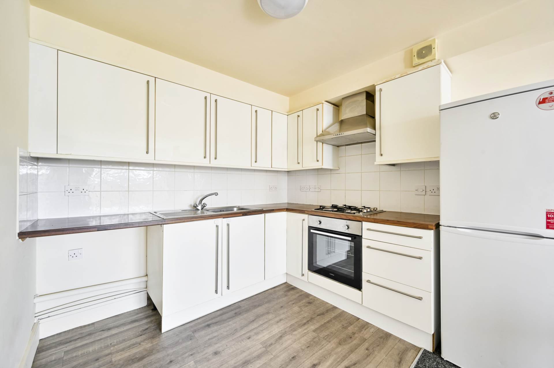 Robinson Road, Colliers Wood, SW17, London, Image 1