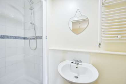 Robinson Road, Colliers Wood, SW17, London, Image 7