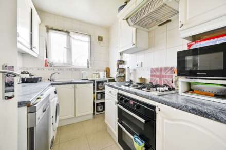 Tooting Broadway, London SW17, Image 3