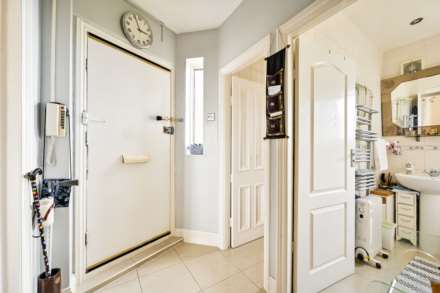 Tooting Broadway, London SW17, Image 4