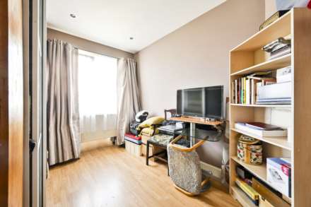 Tooting Broadway, London SW17, Image 7