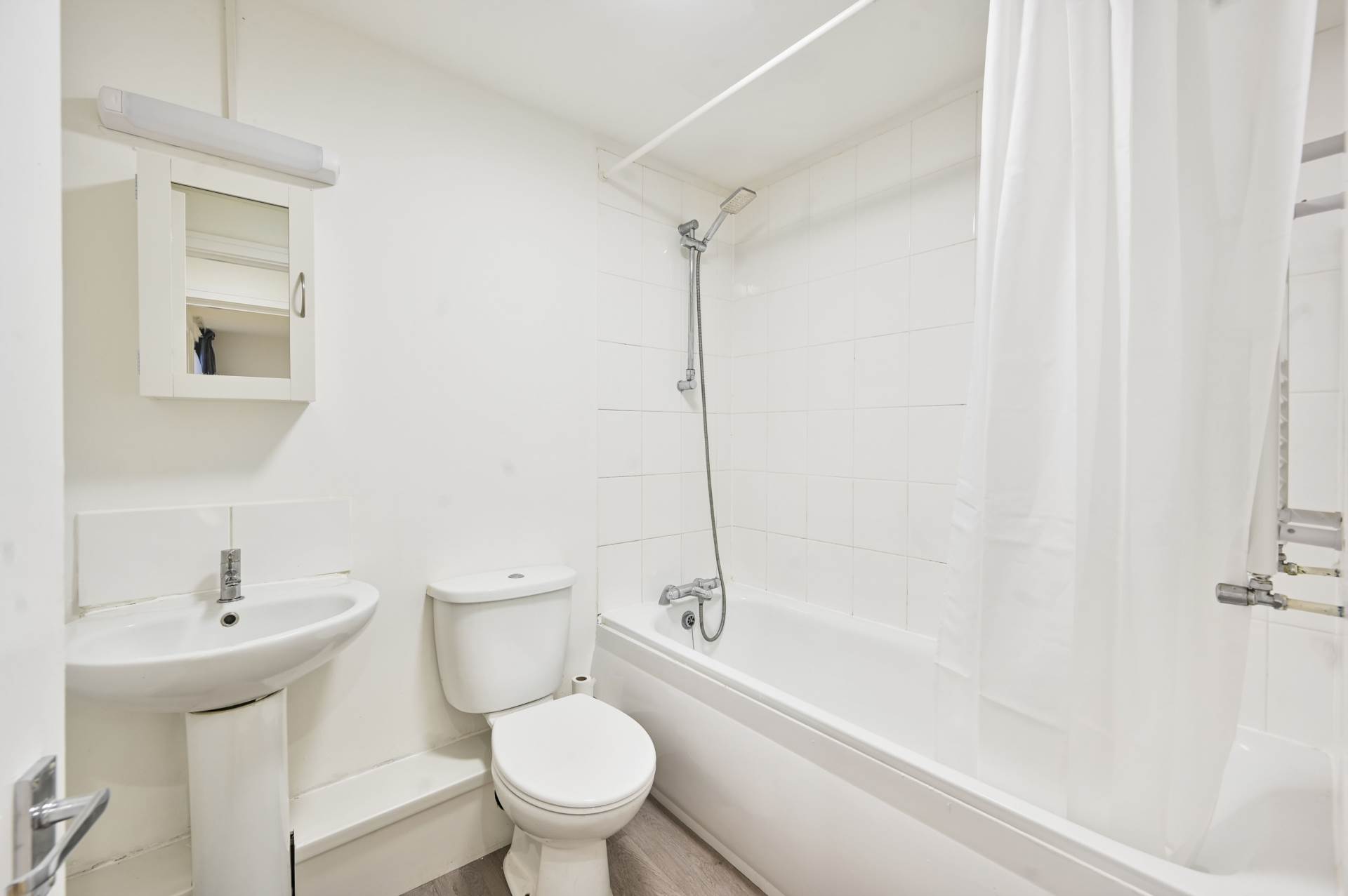 Robinson Road London, Colliers Wood, Image 6