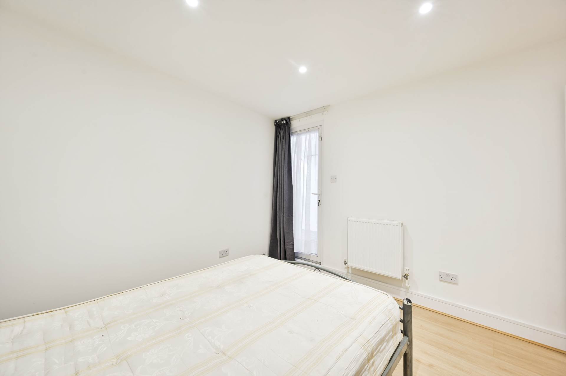 Robinson Road London, Colliers Wood, Image 8