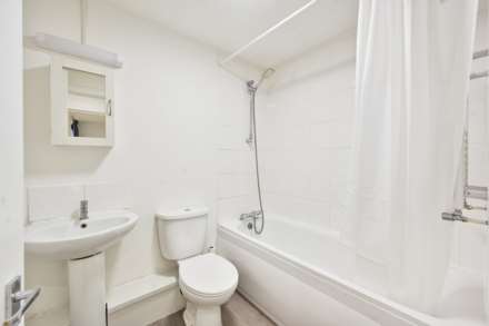 Robinson Road London, Colliers Wood, Image 6