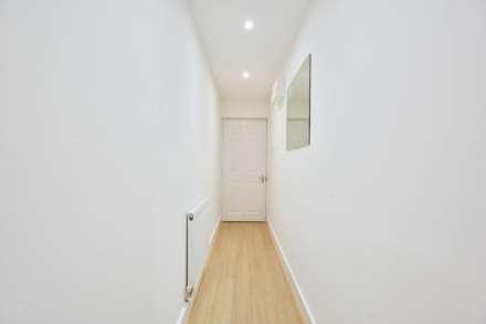 Robinson Road London, Colliers Wood, Image 9