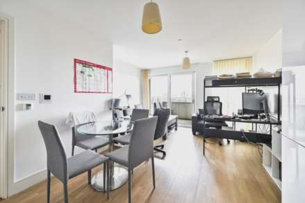 Hannaford Walk, Tower Hamlets, E3, London, Image 2