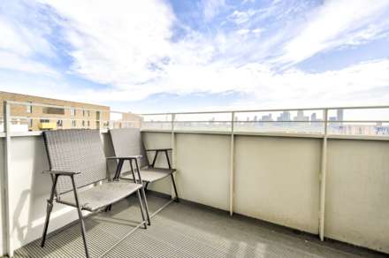 Hannaford Walk, Tower Hamlets, E3, London, Image 4