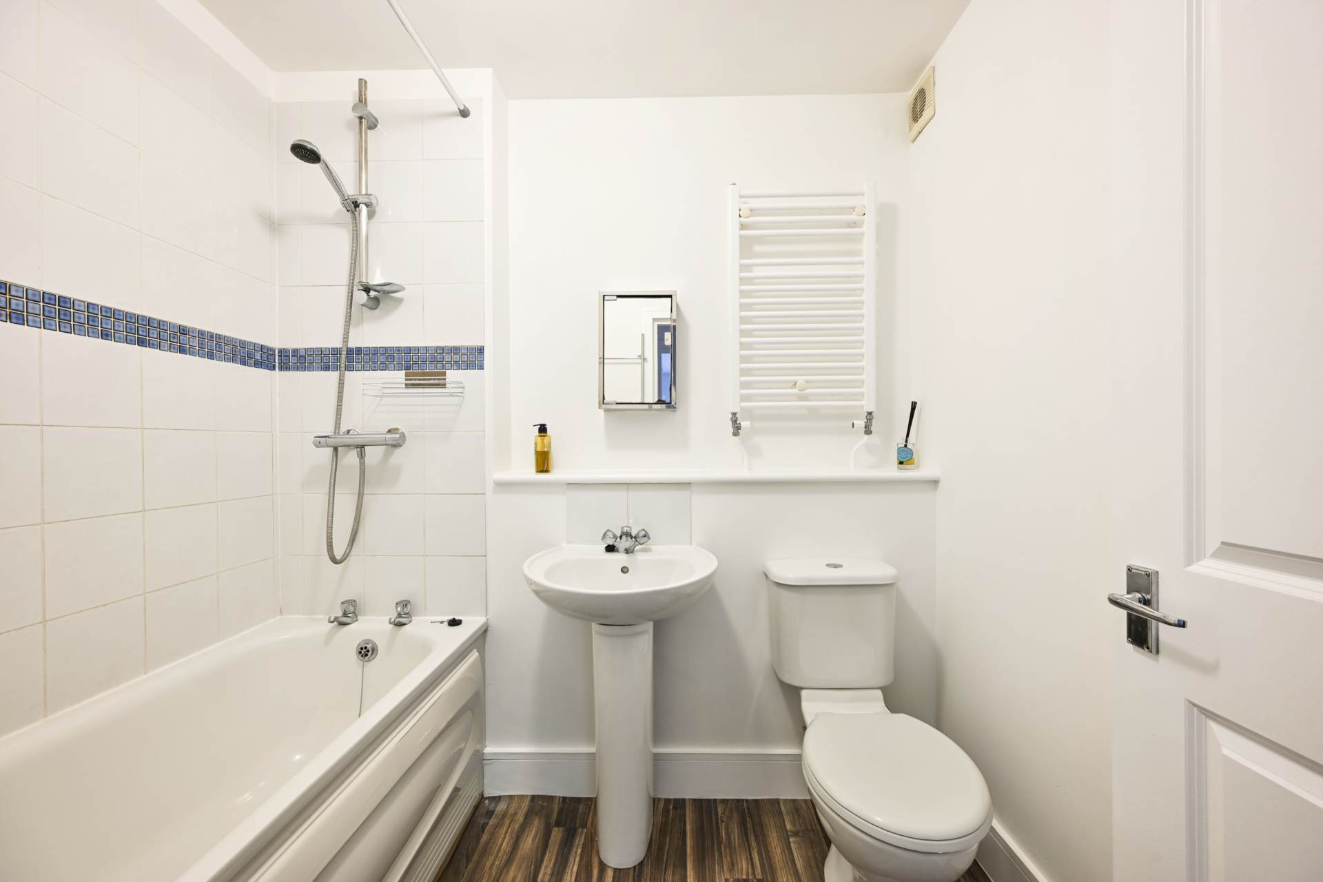 Robinson Road London, Colliers Wood, Image 3
