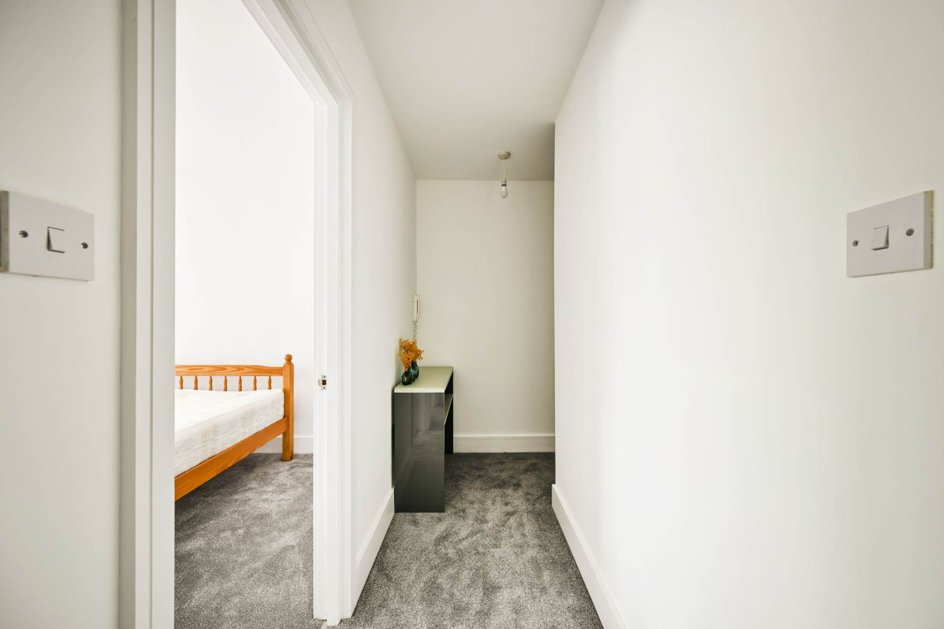 Robinson Road London, Colliers Wood, Image 4