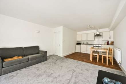 Property For Rent Robinson Road London, Colliers Wood, London