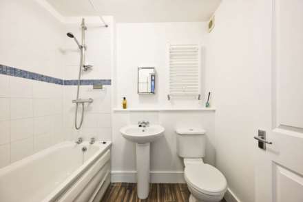 Robinson Road London, Colliers Wood, Image 3