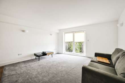 Robinson Road London, Colliers Wood, Image 5