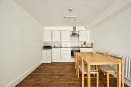 Robinson Road London, Colliers Wood, Image 7