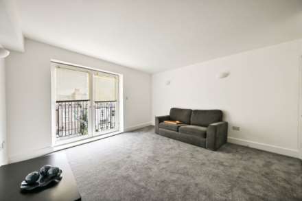 Robinson Road London, Colliers Wood, Image 8