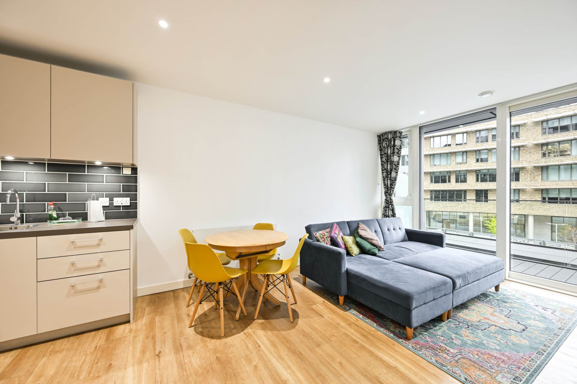 Gauging Square,Tower Bridge / St Katharine Docks, E1W, London, Image 2