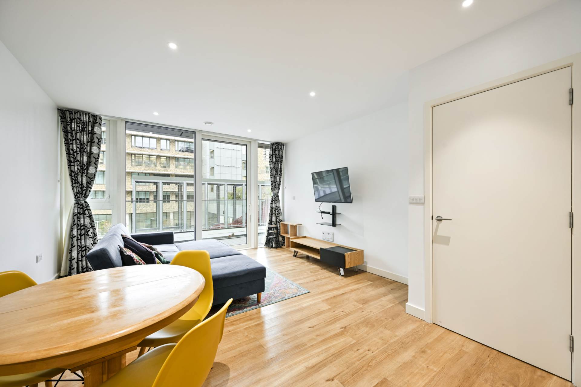 Gauging Square,Tower Bridge / St Katharine Docks, E1W, London, Image 3