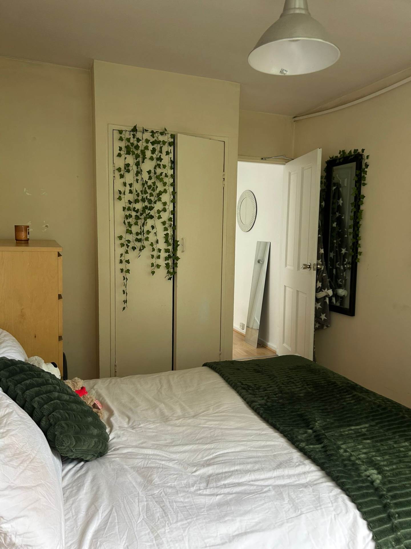 Hayward Gardens, Putney SW15, London, Image 2