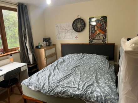 Hayward Gardens, Putney SW15, London, Image 1