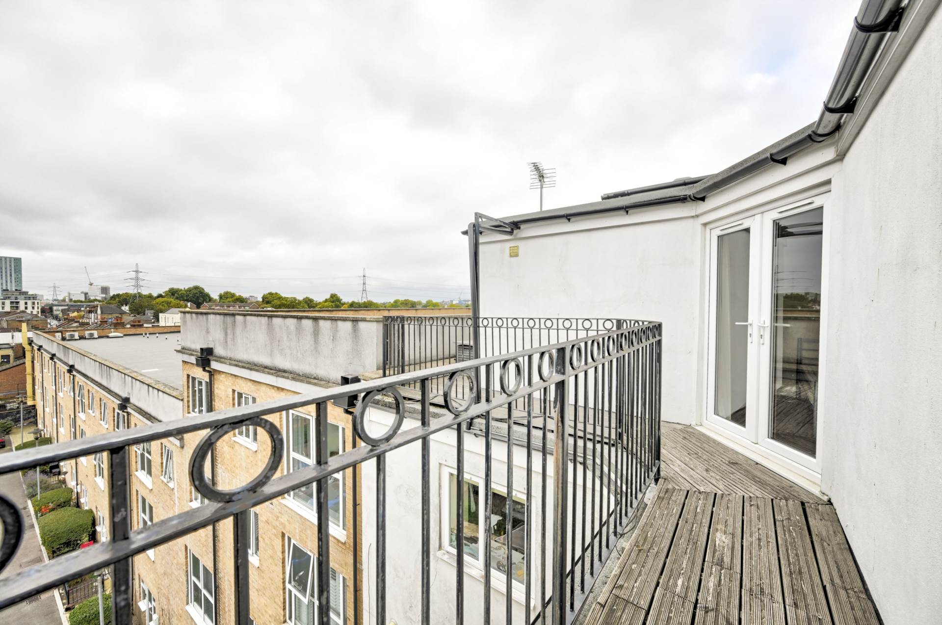 Robinson Road London, Colliers Wood, London, SW17, Image 42