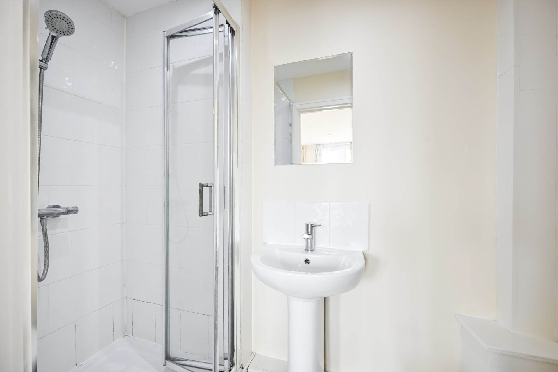 Robinson Road London, Colliers Wood, London, SW17, Image 7