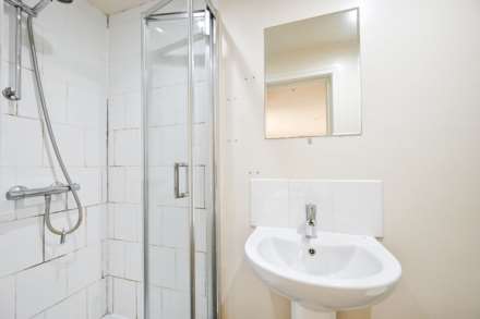 Robinson Road London, Colliers Wood, London, SW17, Image 21