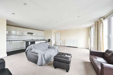 Robinson Road London, Colliers Wood, London, SW17, Image 25