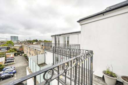 Robinson Road London, Colliers Wood, London, SW17, Image 33