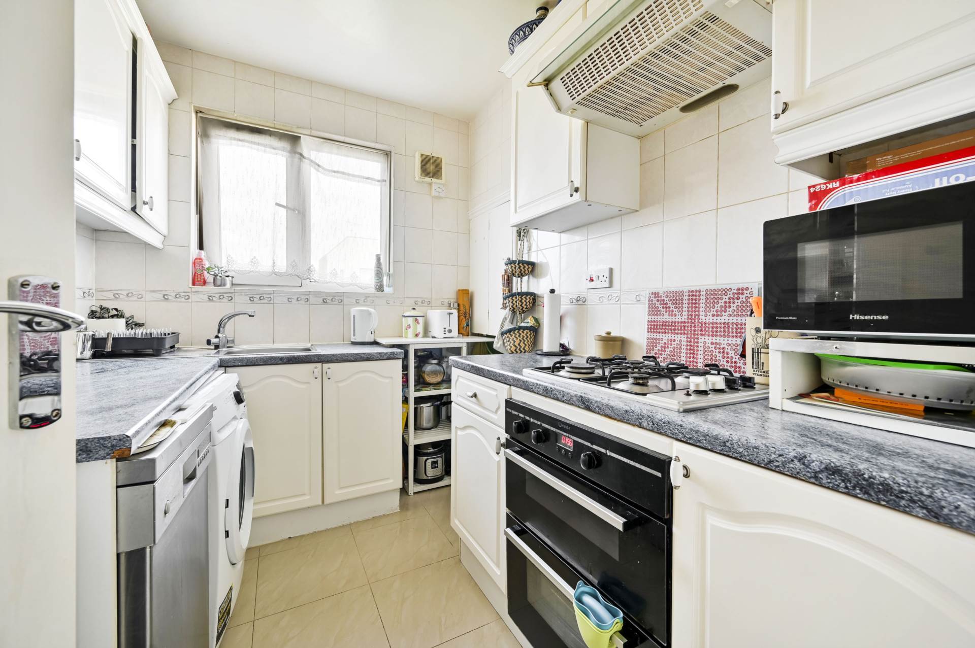 Tooting Broadway, London SW17, Image 3