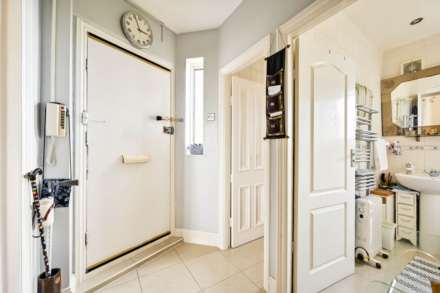 Tooting Broadway, London SW17, Image 4