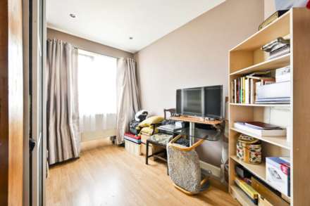 Tooting Broadway, London SW17, Image 7