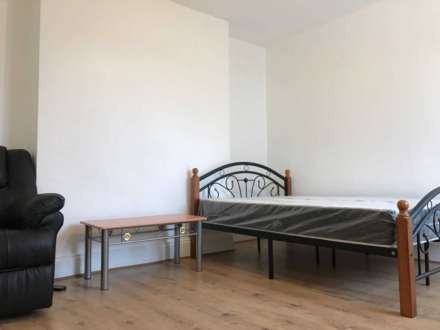 Brancaster Road, London, Image 2