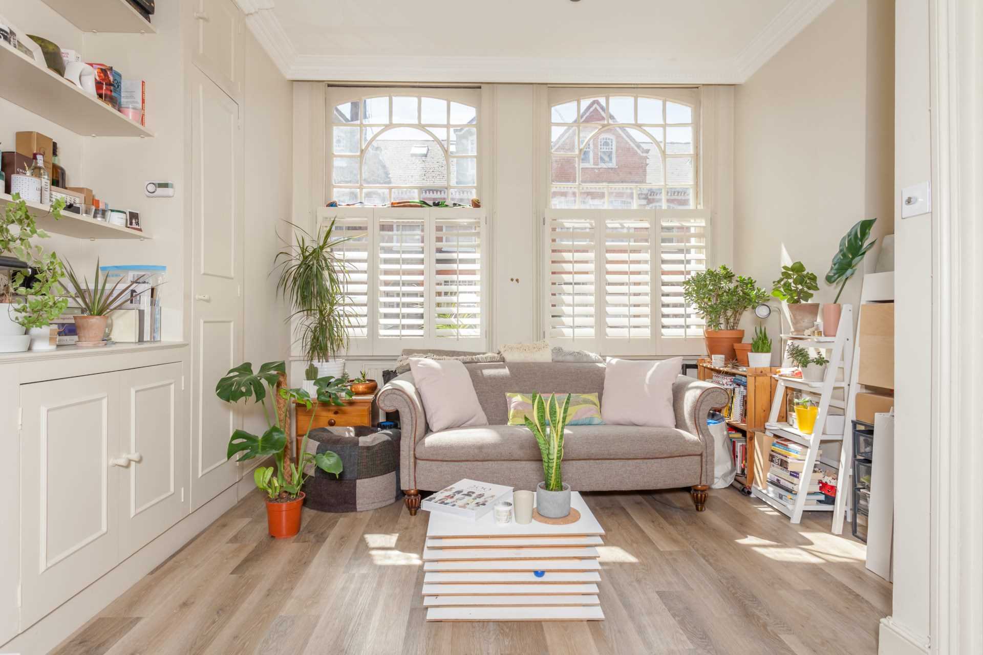 Crockerton Road, London，SW17, Image 1