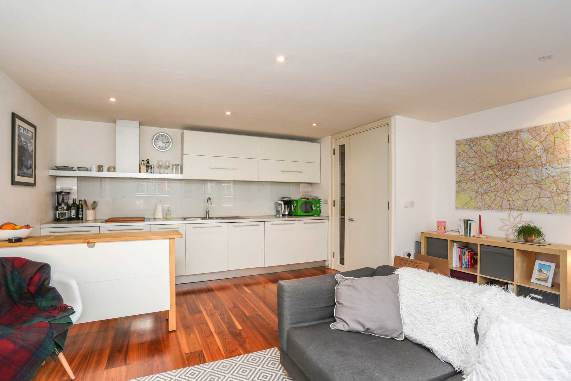 BROMELLS ROAD, CLAPHAM COMMON SW4, london, Image 5