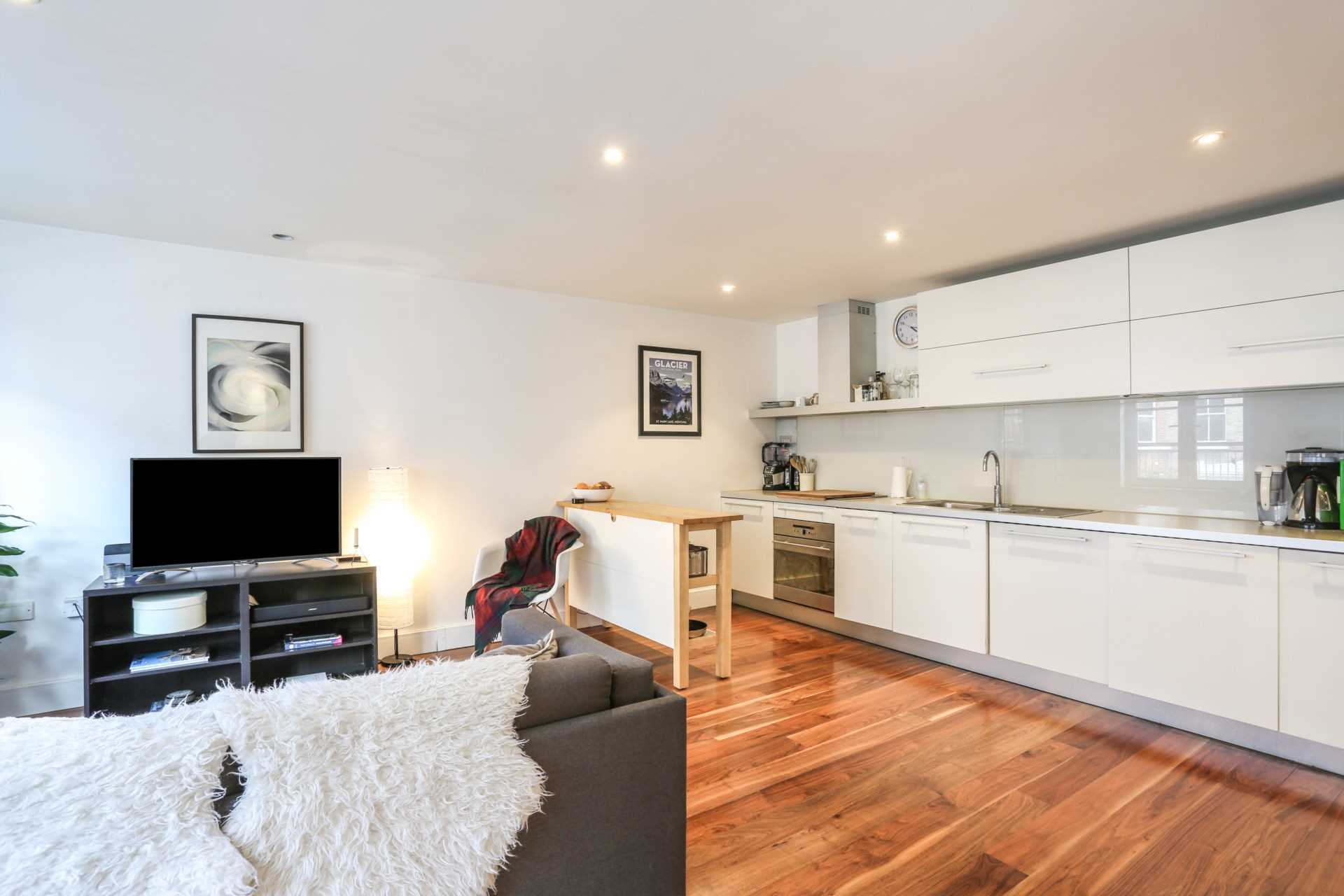 BROMELLS ROAD, CLAPHAM COMMON SW4, london, Image 9
