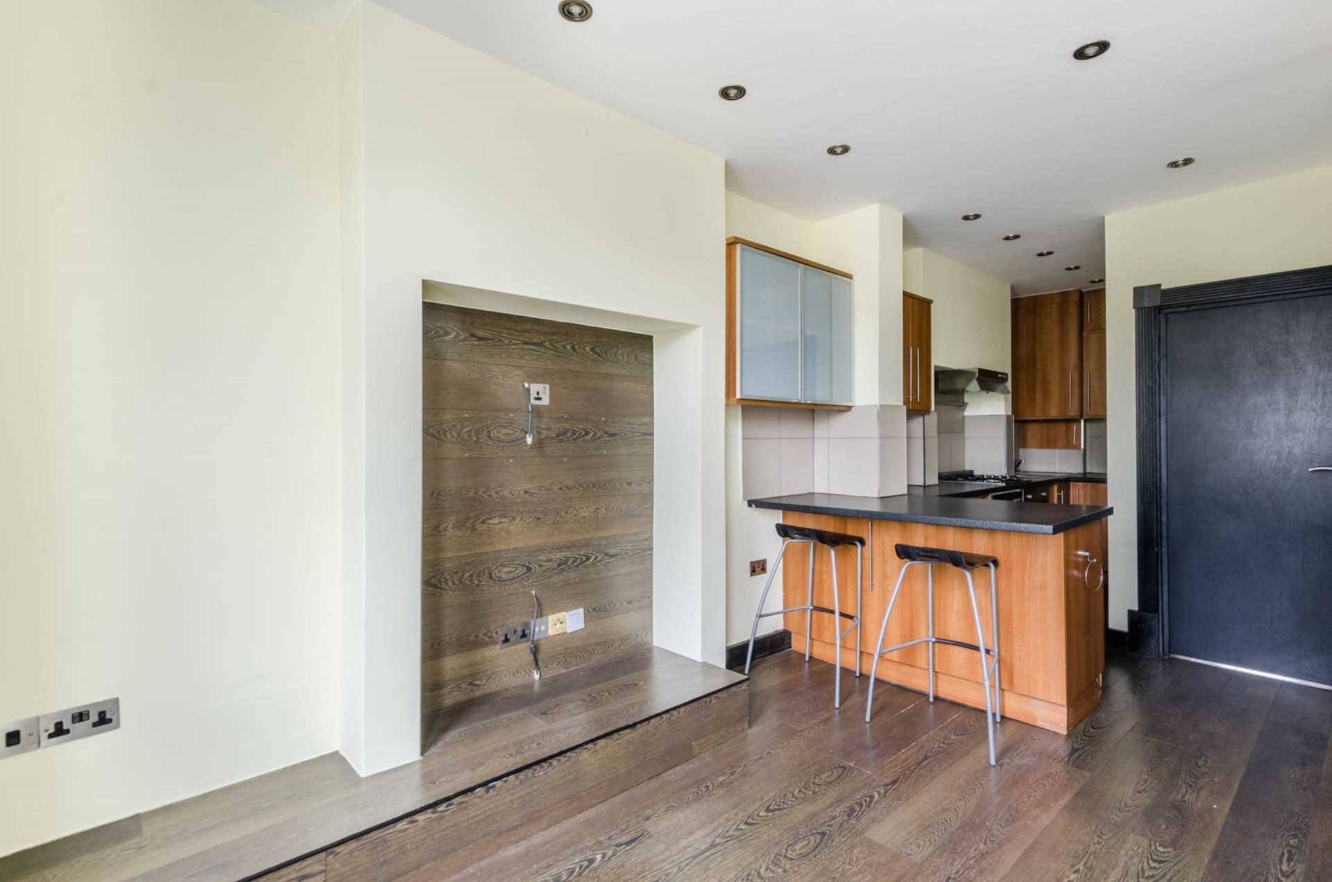 Ritherdon Road, Tooting Bec SW17, Image 2