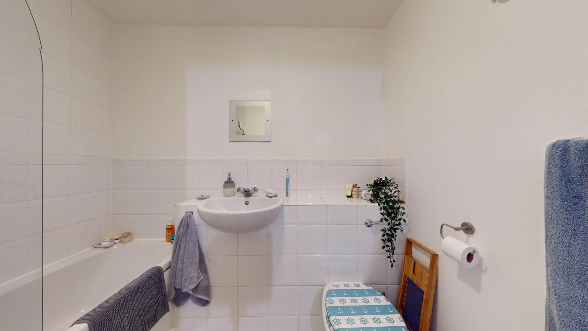 Balham High Road, London, SW17, Image 11