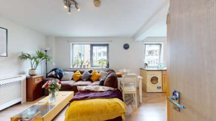 Balham High Road, London, SW17, Image 1