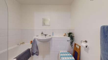 Balham High Road, London, SW17, Image 11