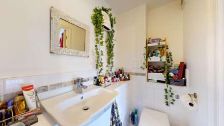 Balham High Road, London, SW17, Image 15