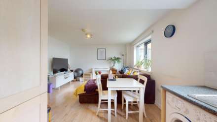 Balham High Road, London, SW17, Image 6