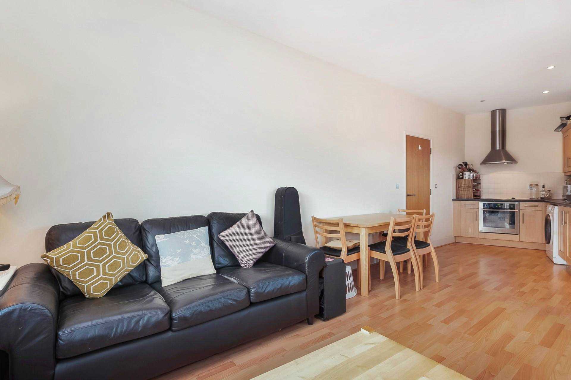 RIDLEY ROAD, SOUTH WIMBLEDON SW19, Image 2