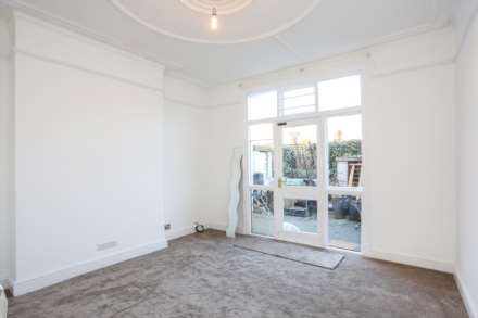 2 Bedroom Flat, LOUISVILLE ROAD, BALHAM, SW17