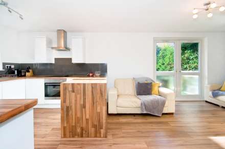 CEDAR GARDENS, SUTTON, SM2, Image 2