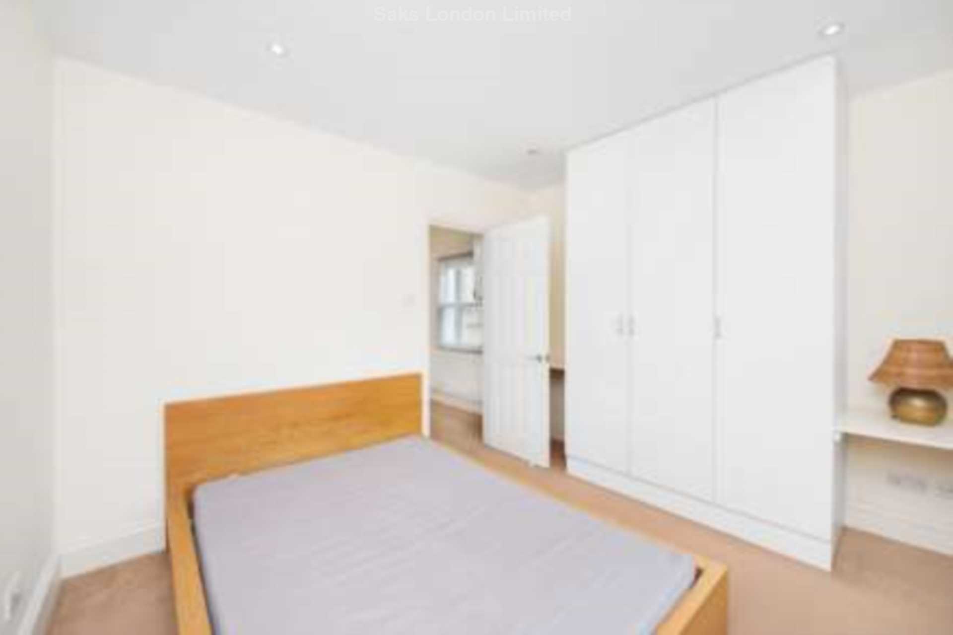 BALHAM HIGH ROAD, TOOTING BEC SW17, Image 2