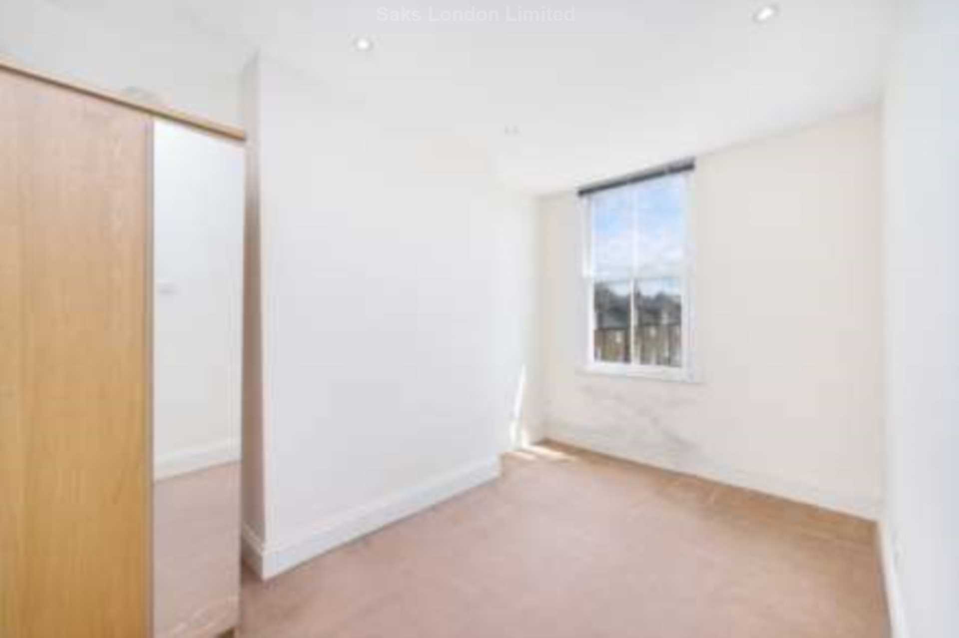 BALHAM HIGH ROAD, TOOTING BEC SW17, Image 3