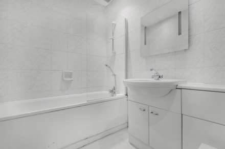 Howards Lane, Putney, Image 7