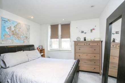 BROMELLS ROAD, CLAPHAM COMMON SW4, Image 4