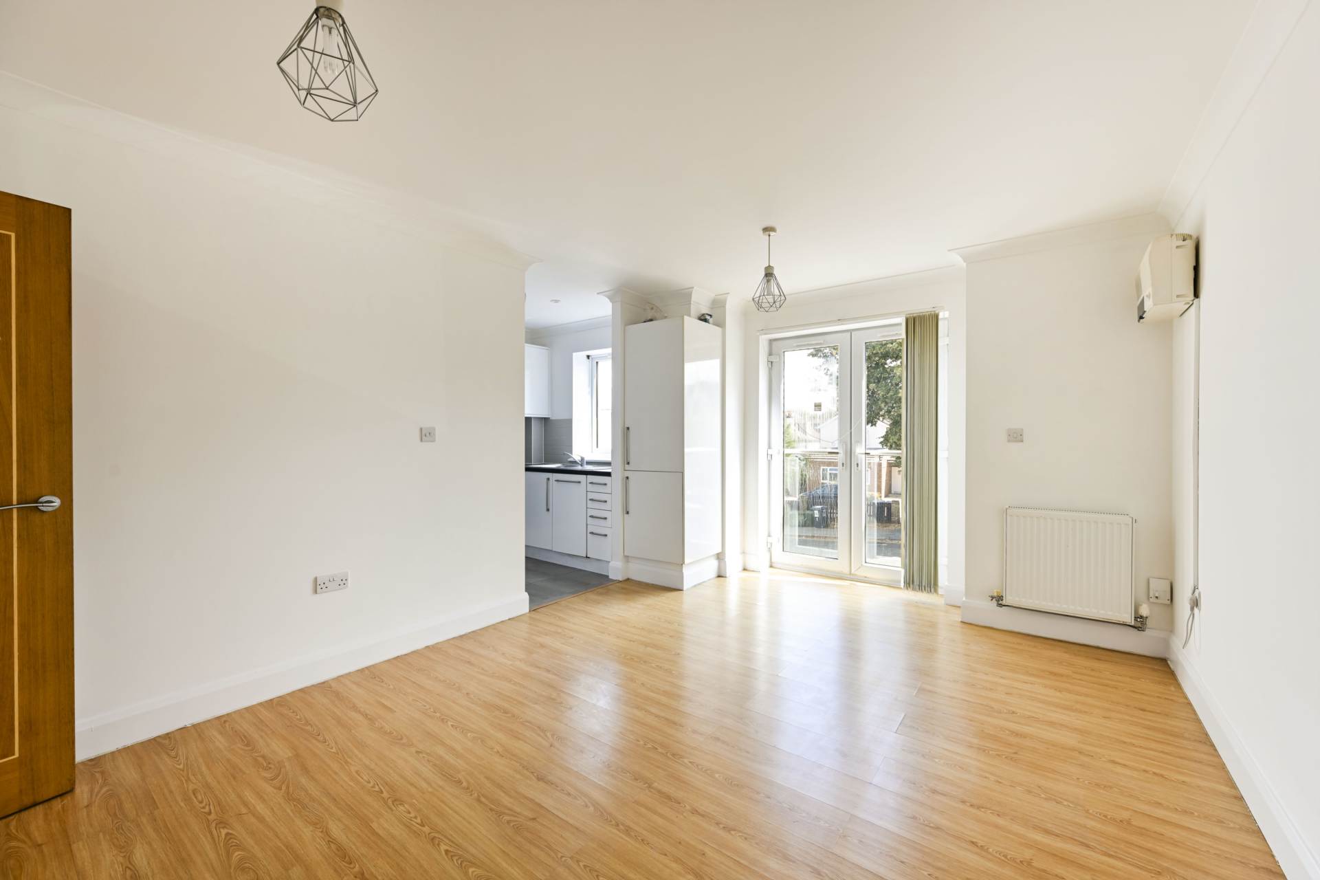 Woodbury Close, Croydon, Image 1