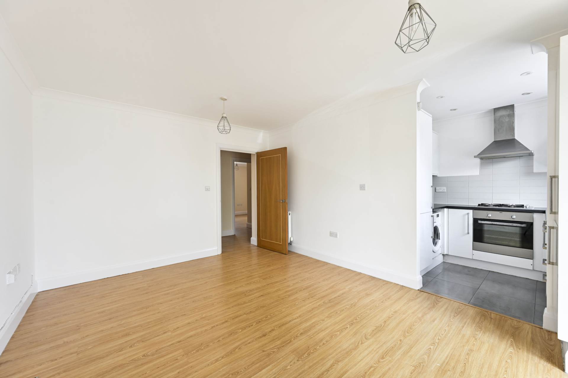 Woodbury Close, Croydon, Image 3